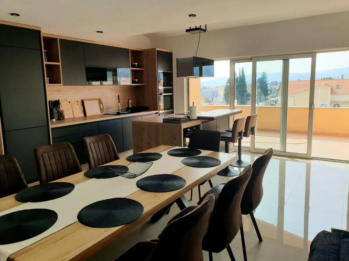 Apartment Mateo Kastela Croatia