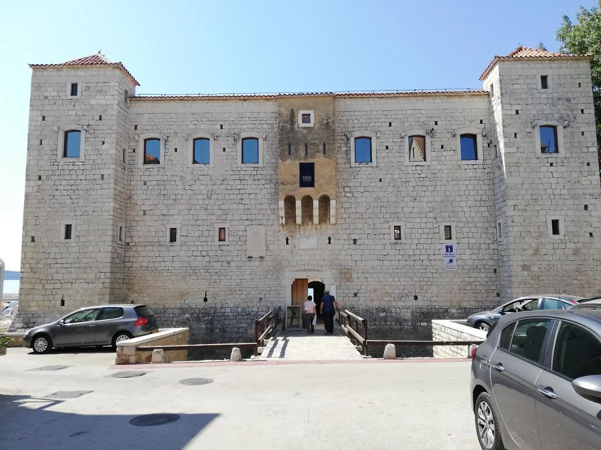 Apartment Mateo Kastela 0*,